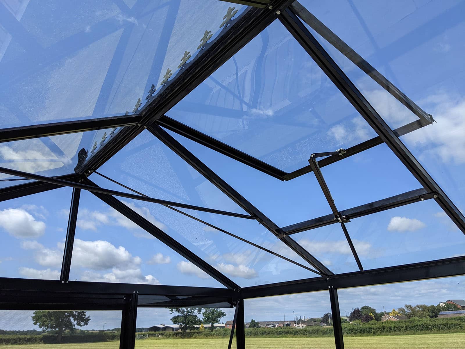 Serralux Greenhouse - roof vent